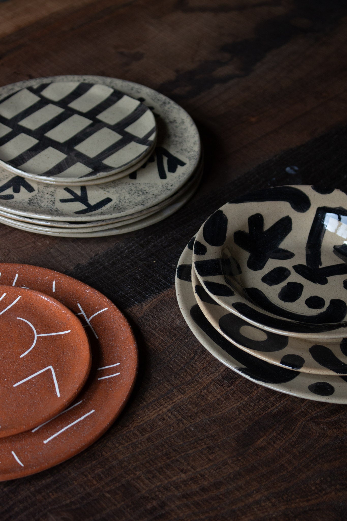 INLAID terracotta stoneware plate<br>Lydia