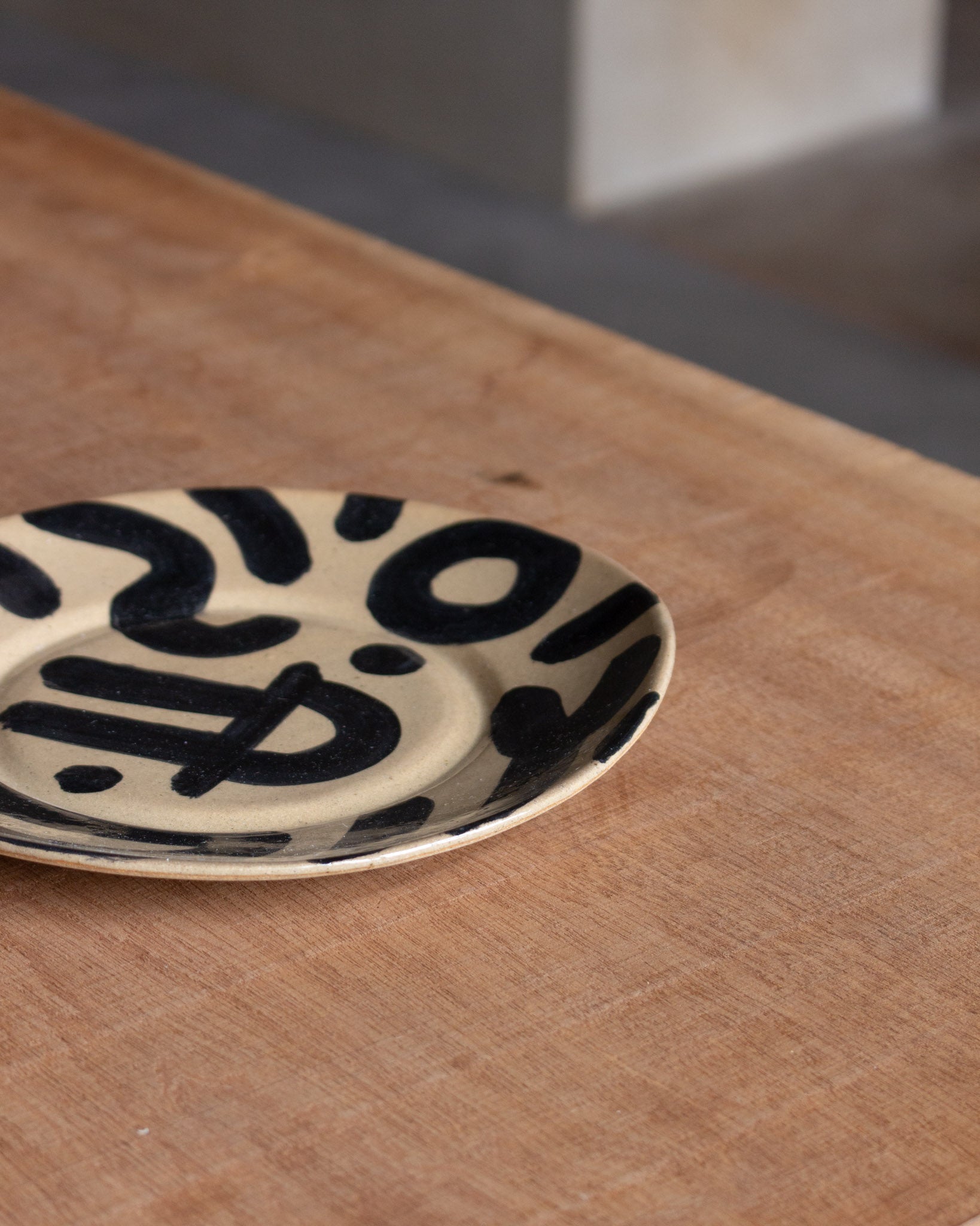 Lines small plate<br>Lydia